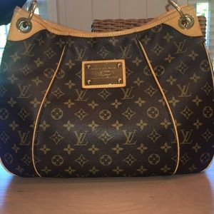 Louis Vuitton galleria monogram canvas bag